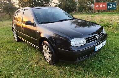 Хетчбек Volkswagen Golf 2002 в Уланові