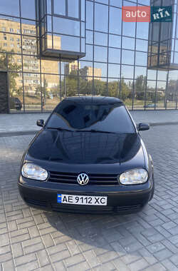 Хетчбек Volkswagen Golf 2001 в Дніпрі