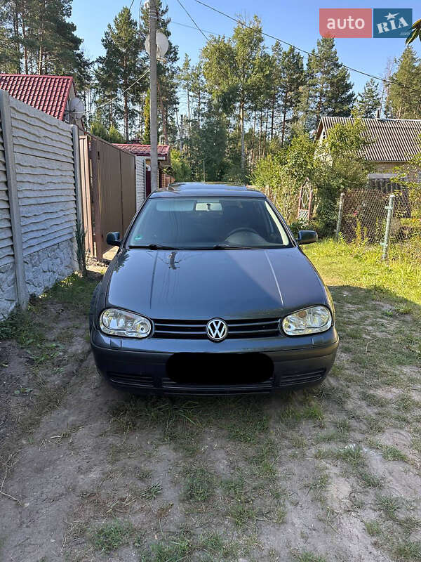 Хэтчбек Volkswagen Golf 2001 в Бородянке