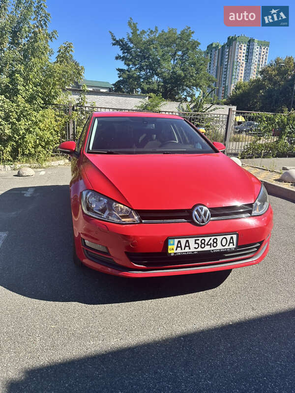 Хетчбек Volkswagen Golf 2013 в Києві