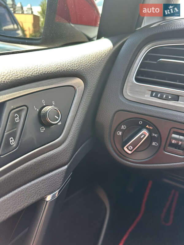 Хетчбек Volkswagen Golf 2013 в Києві