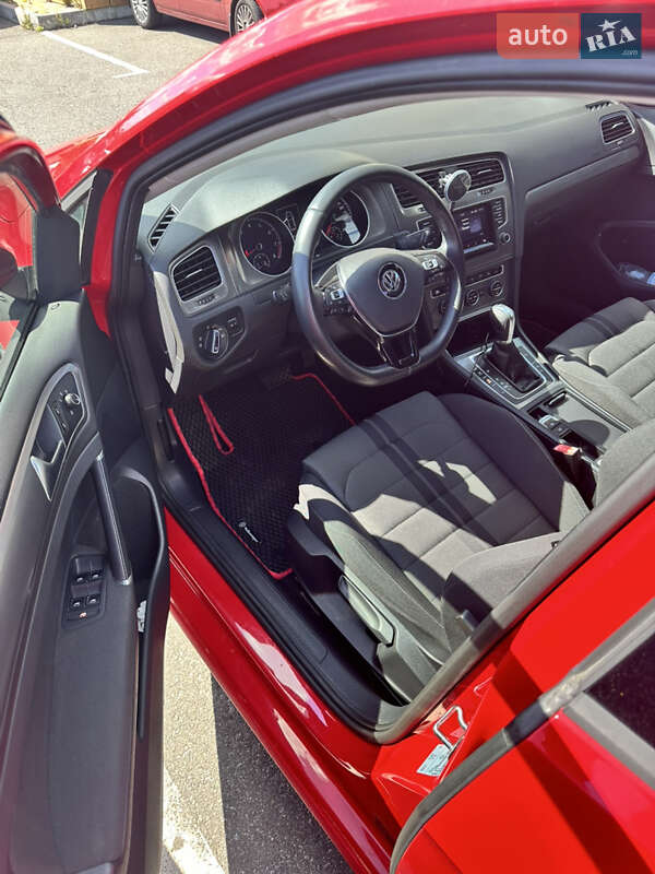 Хетчбек Volkswagen Golf 2013 в Києві