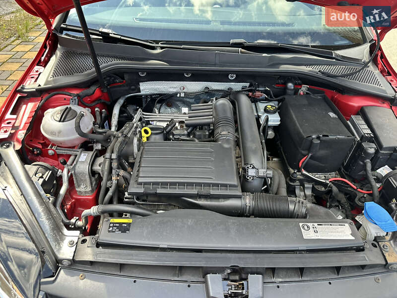 Хетчбек Volkswagen Golf 2013 в Києві