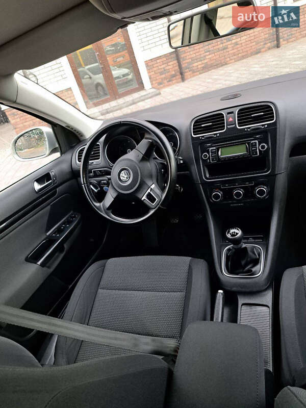 Универсал Volkswagen Golf 2010 в Балте