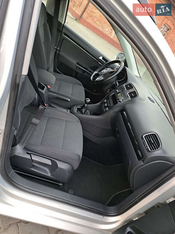 Универсал Volkswagen Golf 2010 в Балте