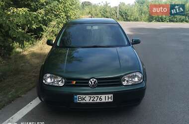 Хэтчбек Volkswagen Golf 2000 в Торчине