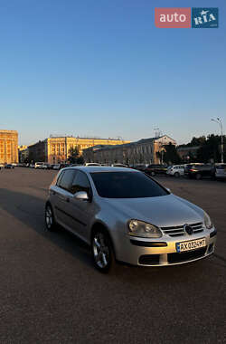 Хетчбек Volkswagen Golf 2004 в Харкові