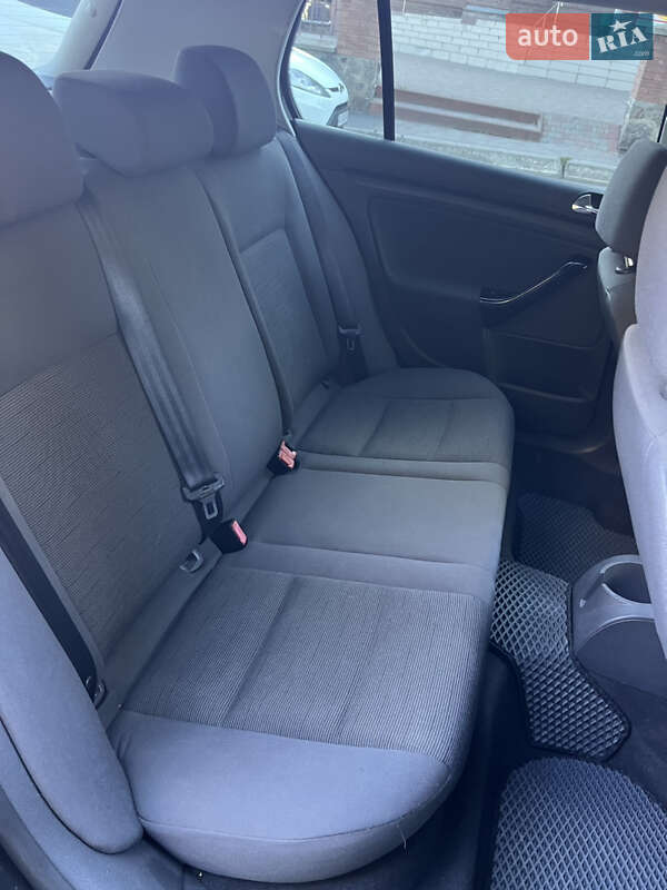 Хетчбек Volkswagen Golf 2005 в Білій Церкві