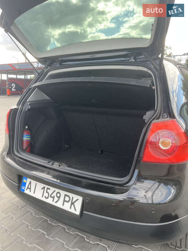 Хетчбек Volkswagen Golf 2005 в Білій Церкві