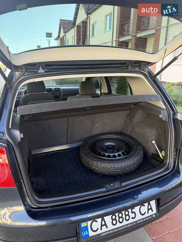 Хэтчбек Volkswagen Golf 2009 в Черкассах