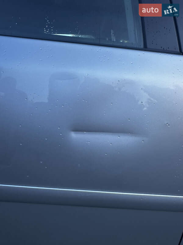 Хетчбек Volkswagen Golf 2006 в Дніпрі