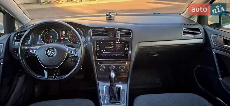 Універсал Volkswagen Golf 2018 в Києві