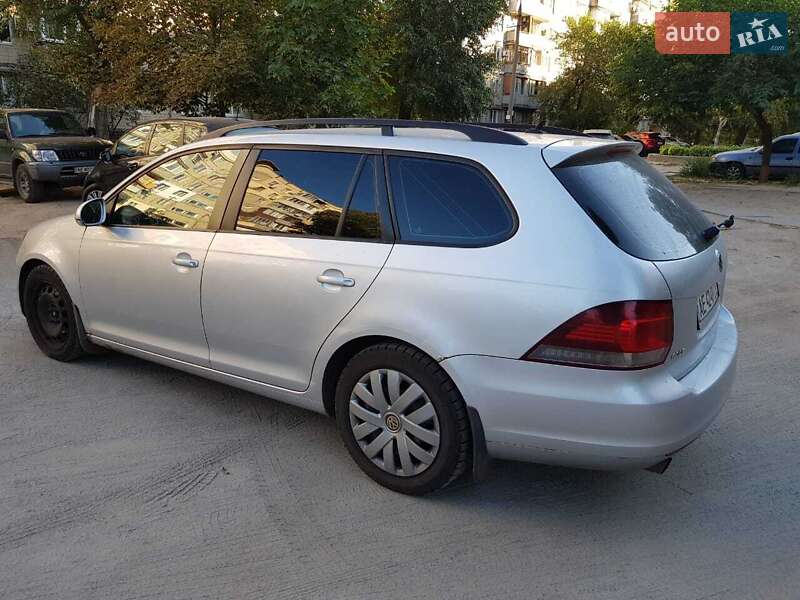 Універсал Volkswagen Golf 2009 в Дніпрі