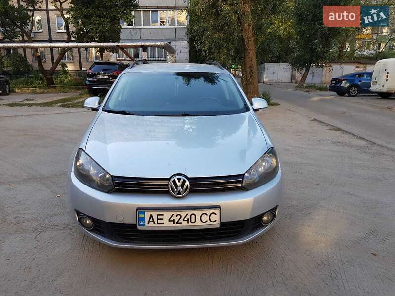 Універсал Volkswagen Golf 2009 в Дніпрі
