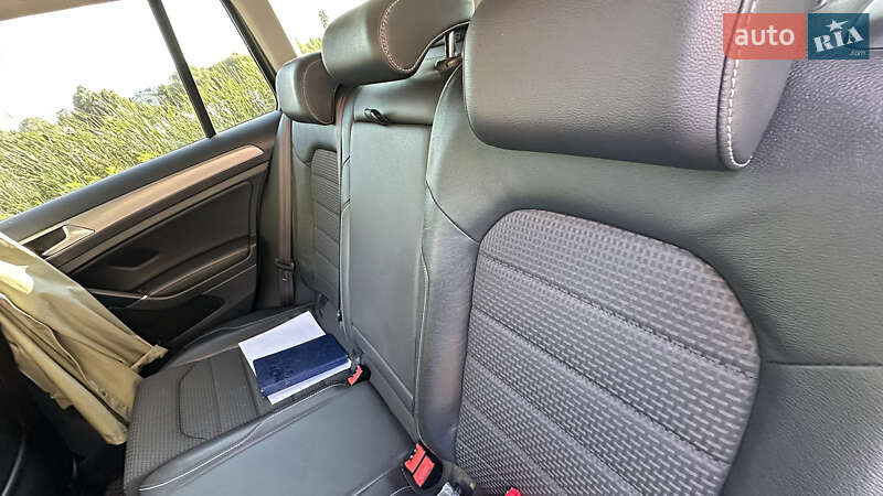 Универсал Volkswagen Golf 2016 в Киеве