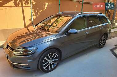 Універсал Volkswagen Golf 2017 в Тячеві
