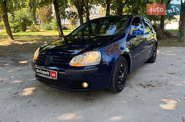 Хетчбек Volkswagen Golf 2005 в Києві