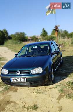 Хетчбек Volkswagen Golf 2002 в Одесі