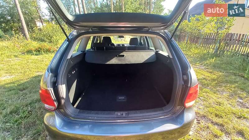 Универсал Volkswagen Golf 2010 в Житомире