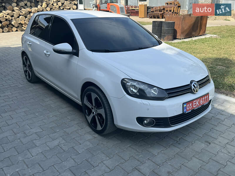 Хэтчбек Volkswagen Golf 2009 в Луцке