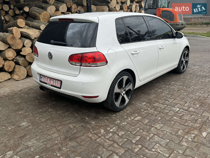 Хэтчбек Volkswagen Golf 2009 в Луцке
