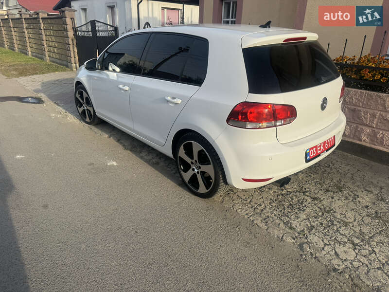 Хэтчбек Volkswagen Golf 2009 в Луцке