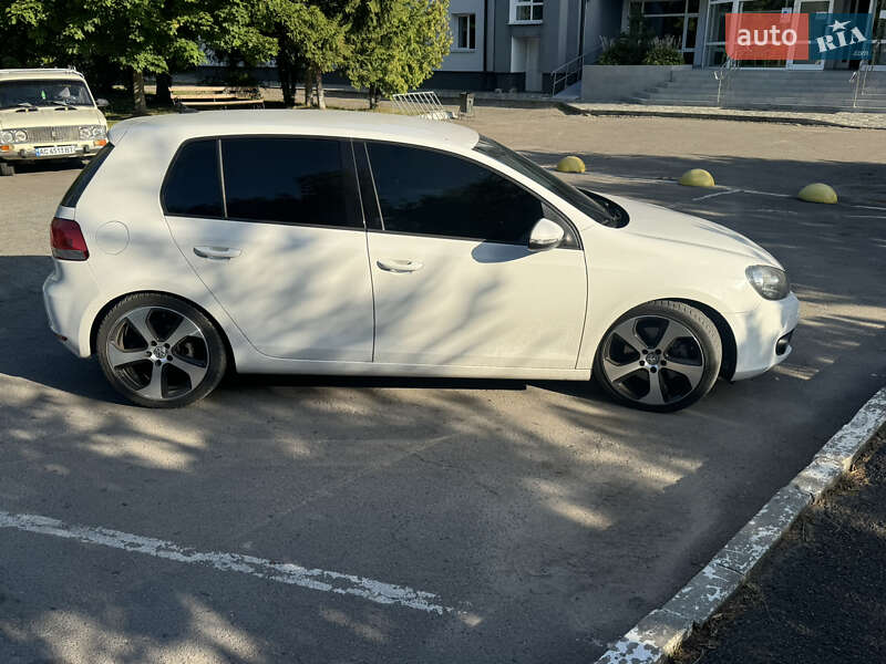 Хэтчбек Volkswagen Golf 2009 в Луцке