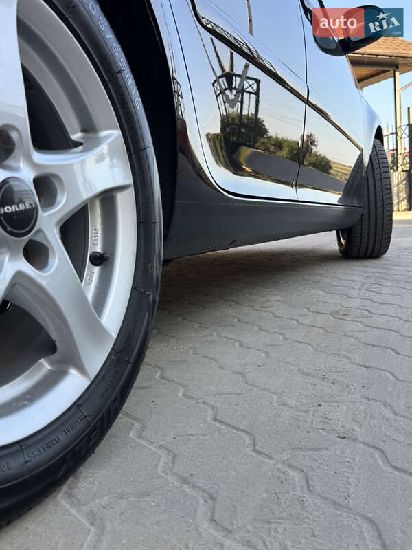 Хетчбек Volkswagen Golf 2007 в Великій Багачці