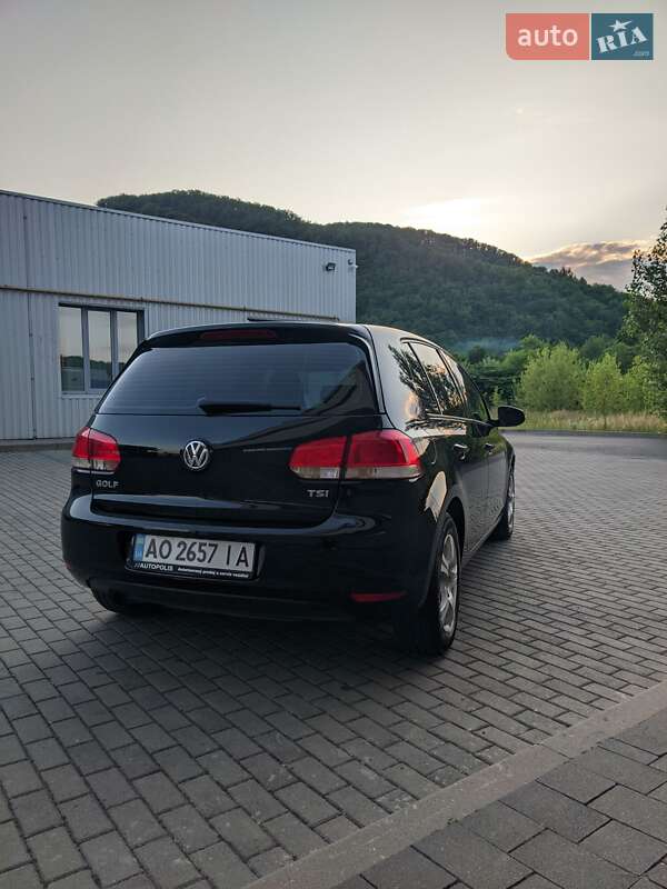 Хетчбек Volkswagen Golf 2012 в Мукачевому