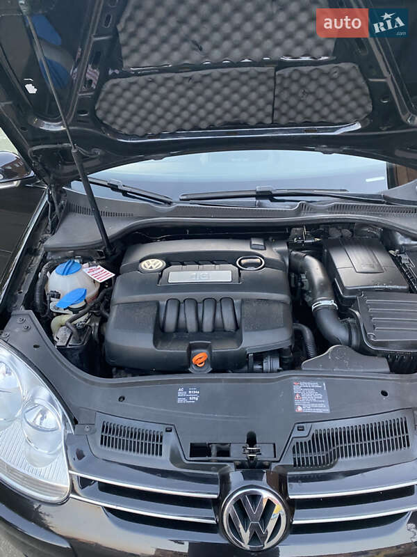 Хетчбек Volkswagen Golf 2007 в Охтирці