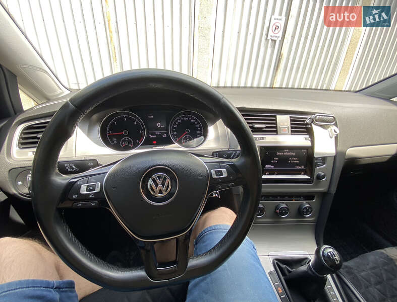 Універсал Volkswagen Golf 2014 в Ужгороді