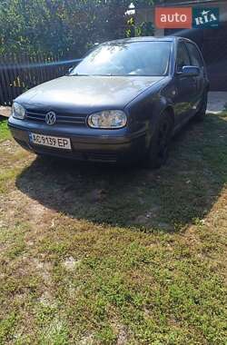 Хетчбек Volkswagen Golf 2003 в Львові
