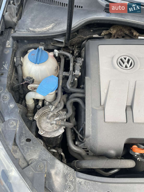 Универсал Volkswagen Golf 2010 в Житомире