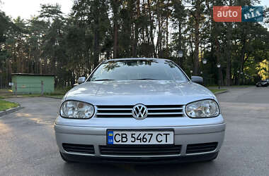Хетчбек Volkswagen Golf 2002 в Чернігові