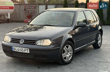 Хетчбек Volkswagen Golf 2000 в Стрию