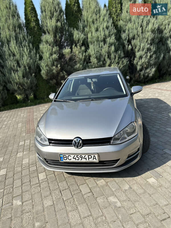 Хэтчбек Volkswagen Golf 2012 в Самборе
