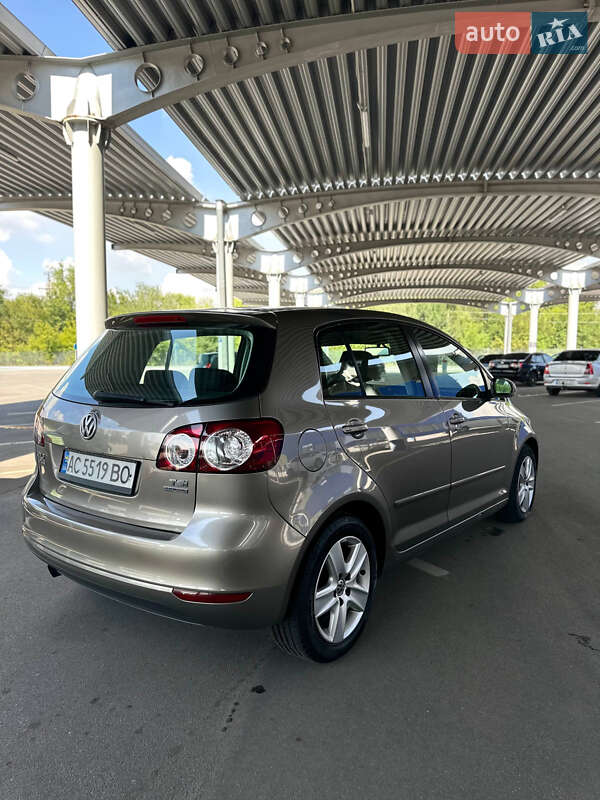 Хетчбек Volkswagen Golf 2010 в Запоріжжі