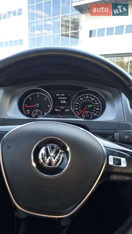 Хетчбек Volkswagen Golf 2015 в Києві