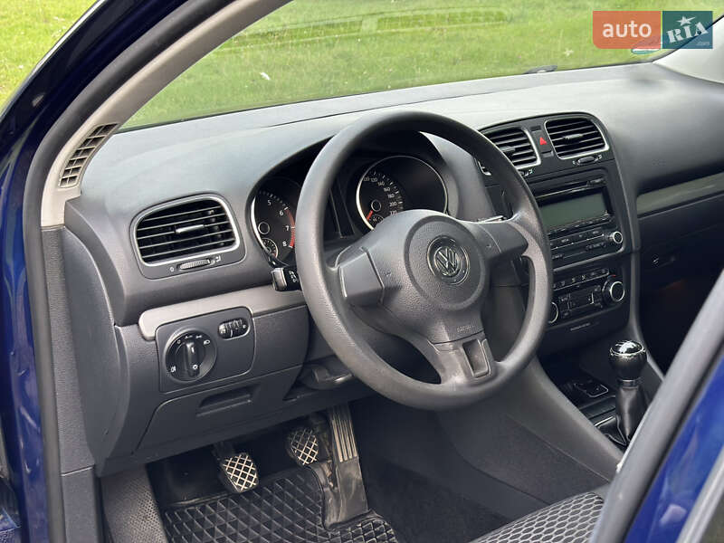 Хетчбек Volkswagen Golf 2008 в Самборі