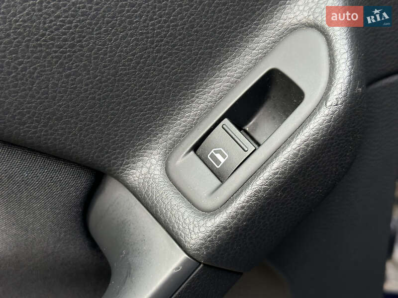 Хетчбек Volkswagen Golf 2008 в Самборі