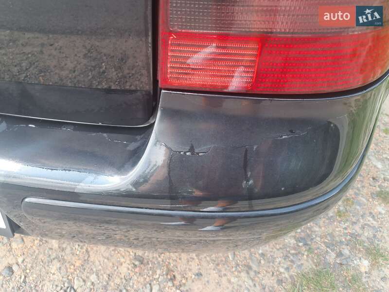 Хетчбек Volkswagen Golf 2002 в Львові