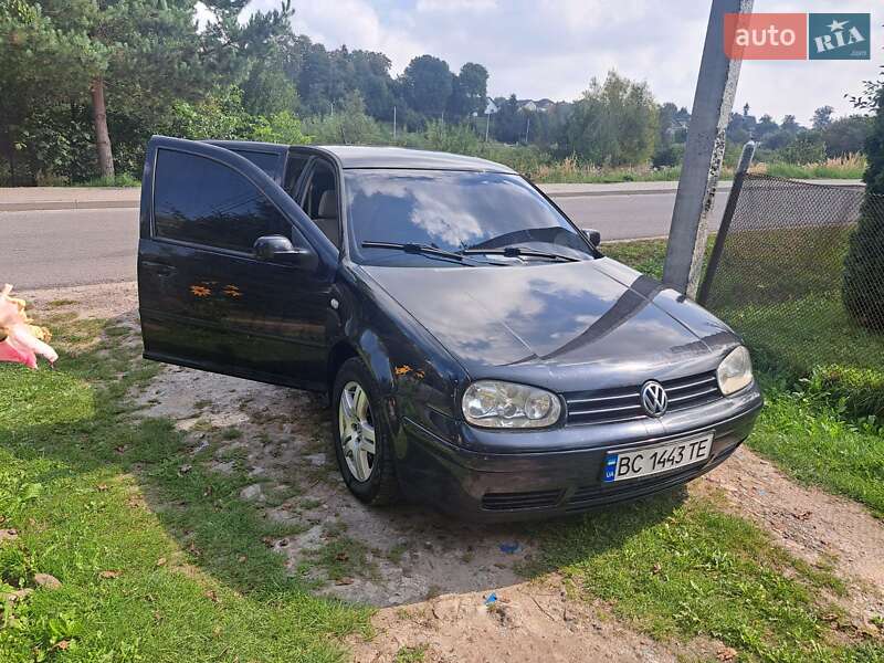 Хетчбек Volkswagen Golf 2002 в Львові