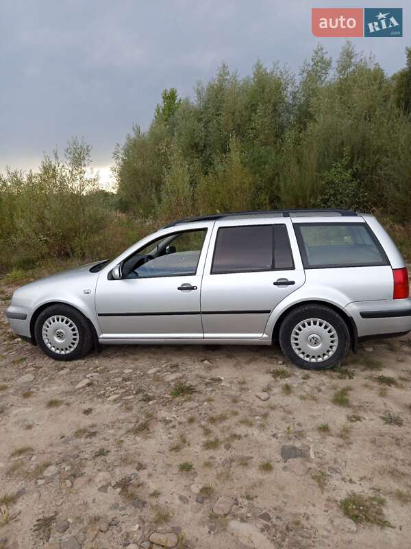 Універсал Volkswagen Golf 2001 в Івано-Франківську