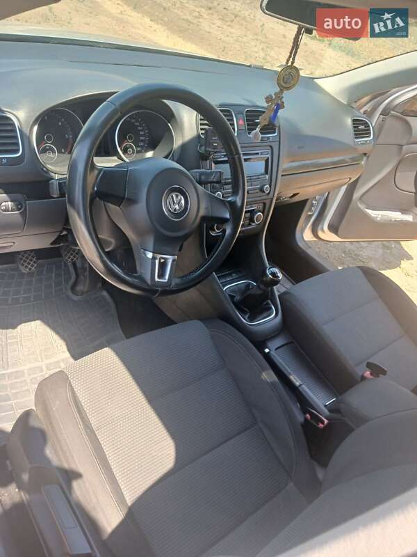 Універсал Volkswagen Golf 2010 в Одесі