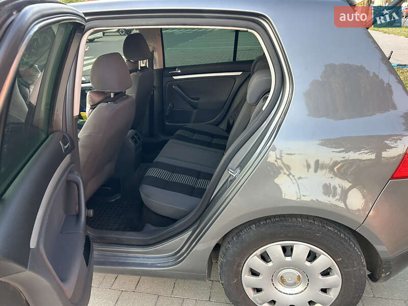 Хэтчбек Volkswagen Golf 2008 в Хмельницком