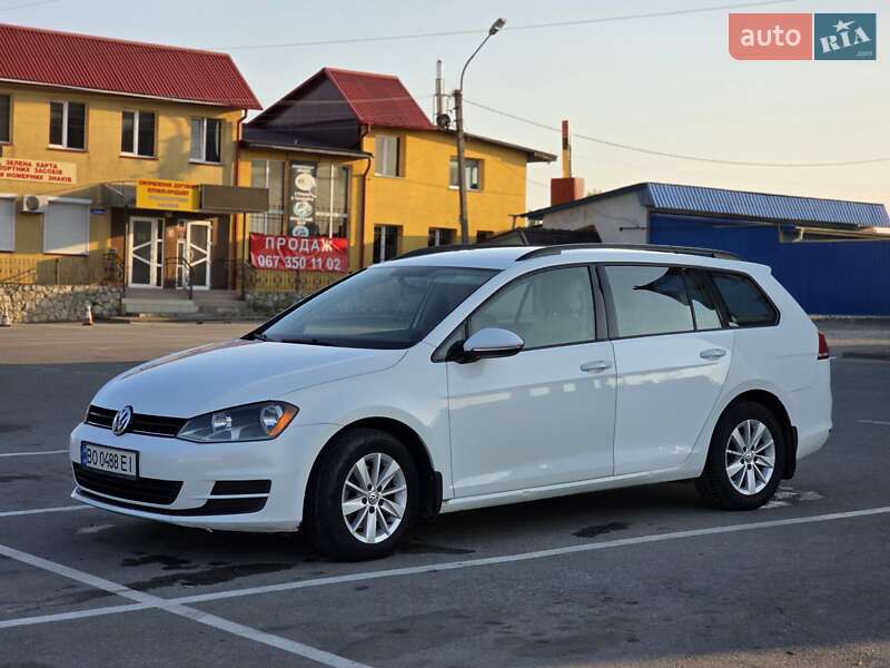 Універсал Volkswagen Golf 2015 в Тернополі