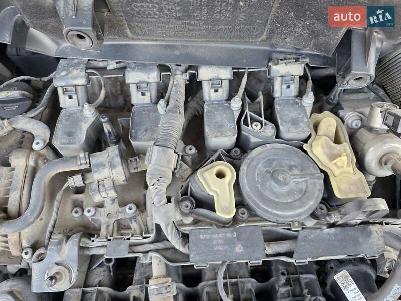 Універсал Volkswagen Golf 2015 в Тернополі