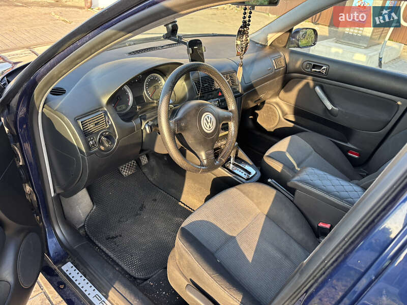 Хэтчбек Volkswagen Golf 2003 в Ахтырке фото 6 Хэтчбек Volkswagen Golf 2003 в Ахтырке
