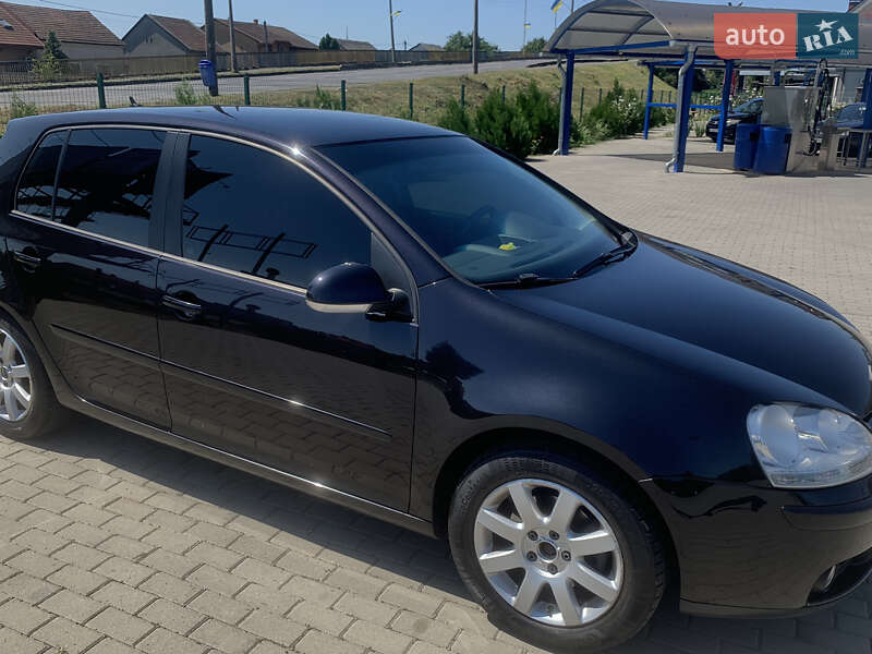 Хэтчбек Volkswagen Golf 2007 в Мукачево