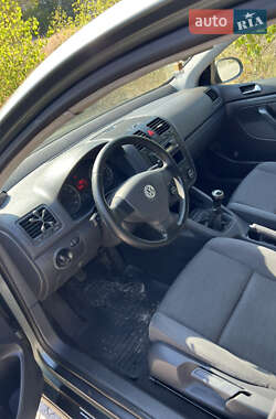 Хетчбек Volkswagen Golf 2004 в 
